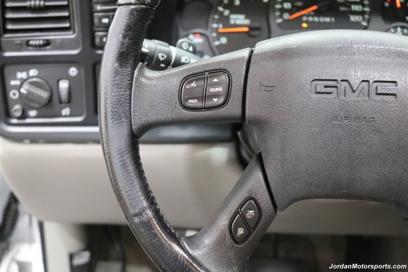 2007 GMC Sierra 2500HD Classic SLT  1-OWNER* COLLECTOR QUALITY* 18K ACTUAL MILES* LBX DURAMAX CLASSIC* FABTEC LIFT* 35 "TOYO R/T TRAIL 10-PLY TIRS* 18 "KMC WHEELS* SPRAY IN BED LINER* 0-RUST* MOON ROOF* ALL BOOKS & KEYS* - Photo 80 - Portland, OR 97230