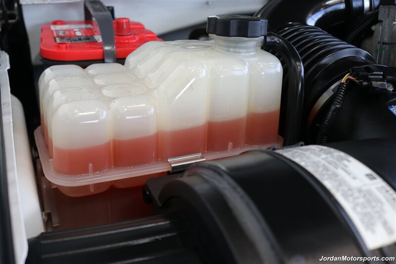 2007 GMC Sierra 2500HD Classic SLT  1-OWNER* COLLECTOR QUALITY* 18K ACTUAL MILES* LBX DURAMAX CLASSIC* FABTEC LIFT* 35 "TOYO R/T TRAIL 10-PLY TIRS* 18 "KMC WHEELS* SPRAY IN BED LINER* 0-RUST* MOON ROOF* ALL BOOKS & KEYS* - Photo 40 - Portland, OR 97230