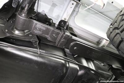 2007 GMC Sierra 2500HD Classic SLT  1-OWNER* COLLECTOR QUALITY* 18K ACTUAL MILES* LBX DURAMAX CLASSIC* FABTEC LIFT* 35 "TOYO R/T TRAIL 10-PLY TIRS* 18 "KMC WHEELS* SPRAY IN BED LINER* 0-RUST* MOON ROOF* ALL BOOKS & KEYS* - Photo 30 - Portland, OR 97230