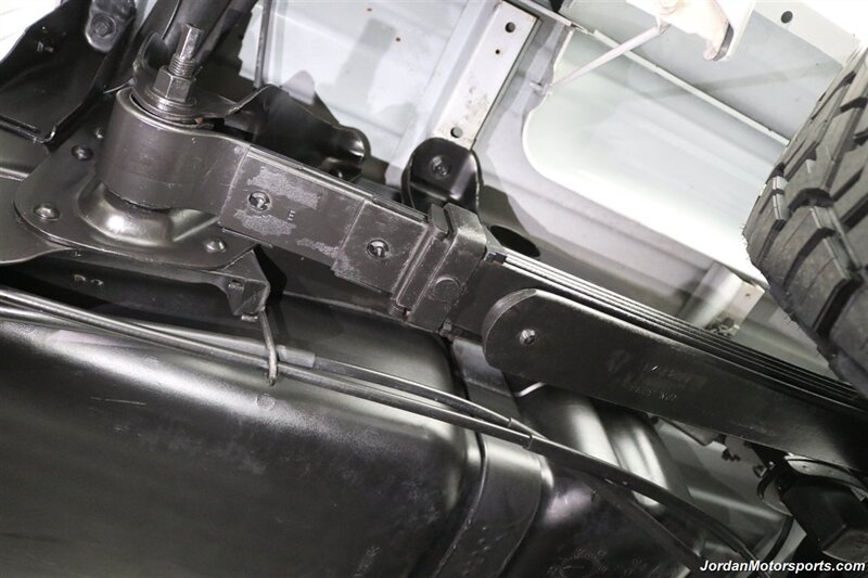 2007 GMC Sierra 2500HD Classic SLT  1-OWNER* COLLECTOR QUALITY* 18K ACTUAL MILES* LBX DURAMAX CLASSIC* FABTEC LIFT* 35 "TOYO R/T TRAIL 10-PLY TIRS* 18 "KMC WHEELS* SPRAY IN BED LINER* 0-RUST* MOON ROOF* ALL BOOKS & KEYS* - Photo 30 - Portland, OR 97230