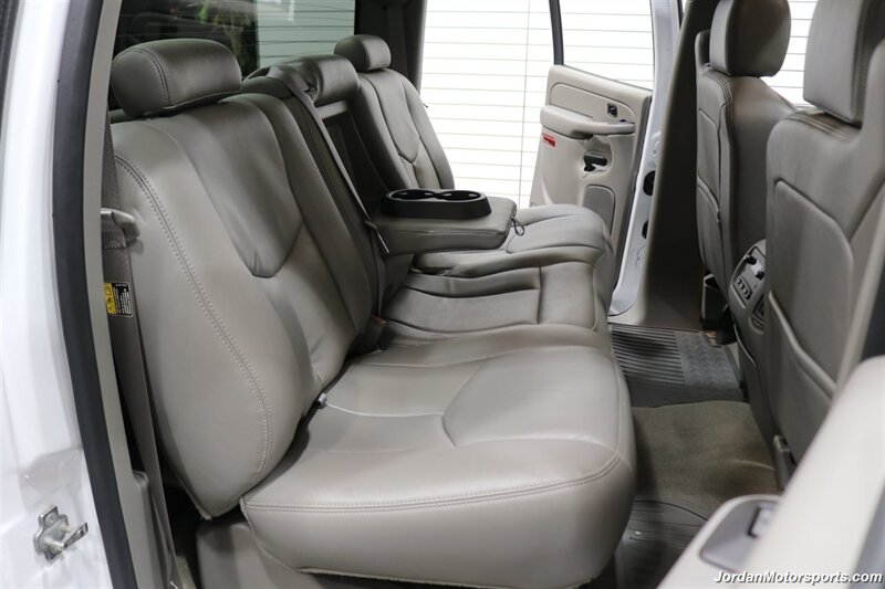 2007 GMC Sierra 2500HD Classic SLT  1-OWNER* COLLECTOR QUALITY* 18K ACTUAL MILES* LBX DURAMAX CLASSIC* FABTEC LIFT* 35 "TOYO R/T TRAIL 10-PLY TIRS* 18 "KMC WHEELS* SPRAY IN BED LINER* 0-RUST* MOON ROOF* ALL BOOKS & KEYS* - Photo 86 - Portland, OR 97230