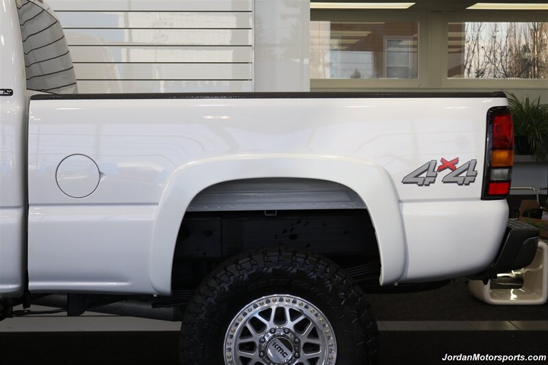 2007 GMC Sierra 2500HD Classic SLT  1-OWNER* COLLECTOR QUALITY* 18K ACTUAL MILES* LBX DURAMAX CLASSIC* FABTEC LIFT* 35 "TOYO R/T TRAIL 10-PLY TIRS* 18 "KMC WHEELS* SPRAY IN BED LINER* 0-RUST* MOON ROOF* ALL BOOKS & KEYS* - Photo 58 - Portland, OR 97230