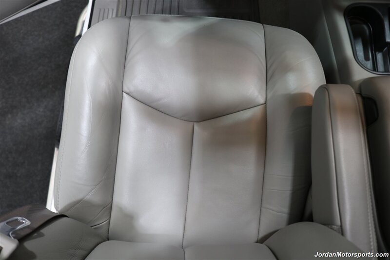 2007 GMC Sierra 2500HD Classic SLT  1-OWNER* COLLECTOR QUALITY* 18K ACTUAL MILES* LBX DURAMAX CLASSIC* FABTEC LIFT* 35 "TOYO R/T TRAIL 10-PLY TIRS* 18 "KMC WHEELS* SPRAY IN BED LINER* 0-RUST* MOON ROOF* ALL BOOKS & KEYS* - Photo 74 - Portland, OR 97230