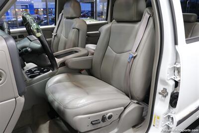 2007 GMC Sierra 2500HD Classic SLT  1-OWNER* COLLECTOR QUALITY* 18K ACTUAL MILES* LBX DURAMAX CLASSIC* FABTEC LIFT* 35 "TOYO R/T TRAIL 10-PLY TIRS* 18 "KMC WHEELS* SPRAY IN BED LINER* 0-RUST* MOON ROOF* ALL BOOKS & KEYS* - Photo 18 - Portland, OR 97230