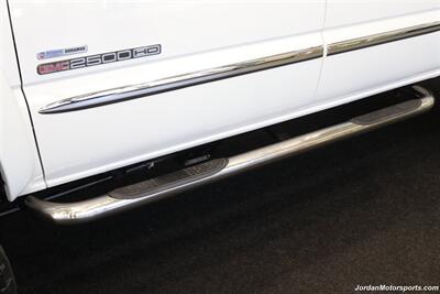 2007 GMC Sierra 2500HD Classic SLT  1-OWNER* COLLECTOR QUALITY* 18K ACTUAL MILES* LBX DURAMAX CLASSIC* FABTEC LIFT* 35 "TOYO R/T TRAIL 10-PLY TIRS* 18 "KMC WHEELS* SPRAY IN BED LINER* 0-RUST* MOON ROOF* ALL BOOKS & KEYS* - Photo 94 - Portland, OR 97230