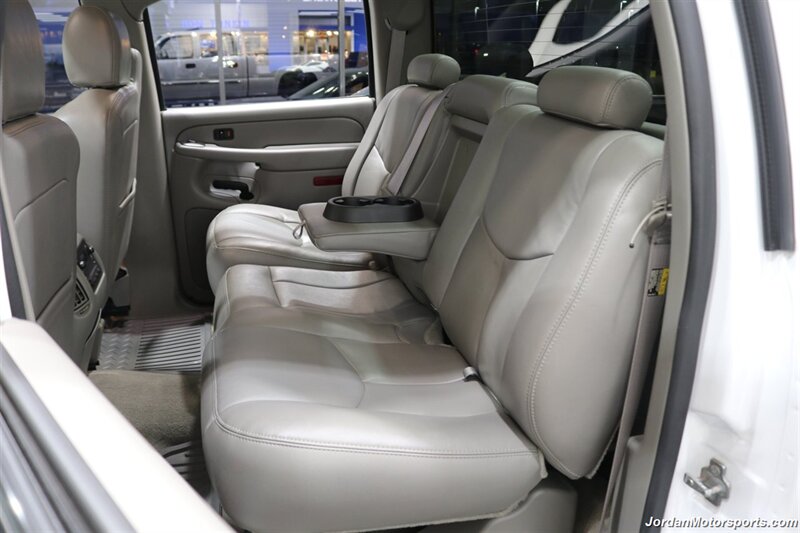 2007 GMC Sierra 2500HD Classic SLT  1-OWNER* COLLECTOR QUALITY* 18K ACTUAL MILES* LBX DURAMAX CLASSIC* FABTEC LIFT* 35 "TOYO R/T TRAIL 10-PLY TIRS* 18 "KMC WHEELS* SPRAY IN BED LINER* 0-RUST* MOON ROOF* ALL BOOKS & KEYS* - Photo 20 - Portland, OR 97230