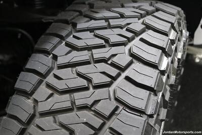 2007 GMC Sierra 2500HD Classic SLT  1-OWNER* COLLECTOR QUALITY* 18K ACTUAL MILES* LBX DURAMAX CLASSIC* FABTEC LIFT* 35 "TOYO R/T TRAIL 10-PLY TIRS* 18 "KMC WHEELS* SPRAY IN BED LINER* 0-RUST* MOON ROOF* ALL BOOKS & KEYS* - Photo 51 - Portland, OR 97230