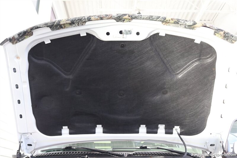 2007 GMC Sierra 2500HD Classic SLT  1-OWNER* COLLECTOR QUALITY* 18K ACTUAL MILES* LBX DURAMAX CLASSIC* FABTEC LIFT* 35 "TOYO R/T TRAIL 10-PLY TIRS* 18 "KMC WHEELS* SPRAY IN BED LINER* 0-RUST* MOON ROOF* ALL BOOKS & KEYS* - Photo 41 - Portland, OR 97230