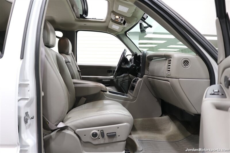 2007 GMC Sierra 2500HD Classic SLT  1-OWNER* COLLECTOR QUALITY* 18K ACTUAL MILES* LBX DURAMAX CLASSIC* FABTEC LIFT* 35 "TOYO R/T TRAIL 10-PLY TIRS* 18 "KMC WHEELS* SPRAY IN BED LINER* 0-RUST* MOON ROOF* ALL BOOKS & KEYS* - Photo 85 - Portland, OR 97230