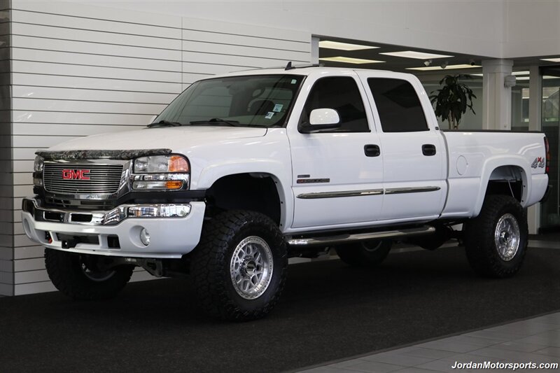 2007 GMC Sierra 2500HD Classic SLT  1-OWNER* COLLECTOR QUALITY* 18K ACTUAL MILES* LBX DURAMAX CLASSIC* FABTEC LIFT* 35 "TOYO R/T TRAIL 10-PLY TIRS* 18 "KMC WHEELS* SPRAY IN BED LINER* 0-RUST* MOON ROOF* ALL BOOKS & KEYS* - Photo 3 - Portland, OR 97230