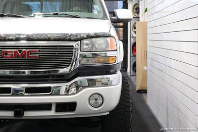 2007 GMC Sierra 2500HD Classic SLT  1-OWNER* COLLECTOR QUALITY* 18K ACTUAL MILES* LBX DURAMAX CLASSIC* FABTEC LIFT* 35 "TOYO R/T TRAIL 10-PLY TIRS* 18 "KMC WHEELS* SPRAY IN BED LINER* 0-RUST* MOON ROOF* ALL BOOKS & KEYS* - Photo 62 - Portland, OR 97230