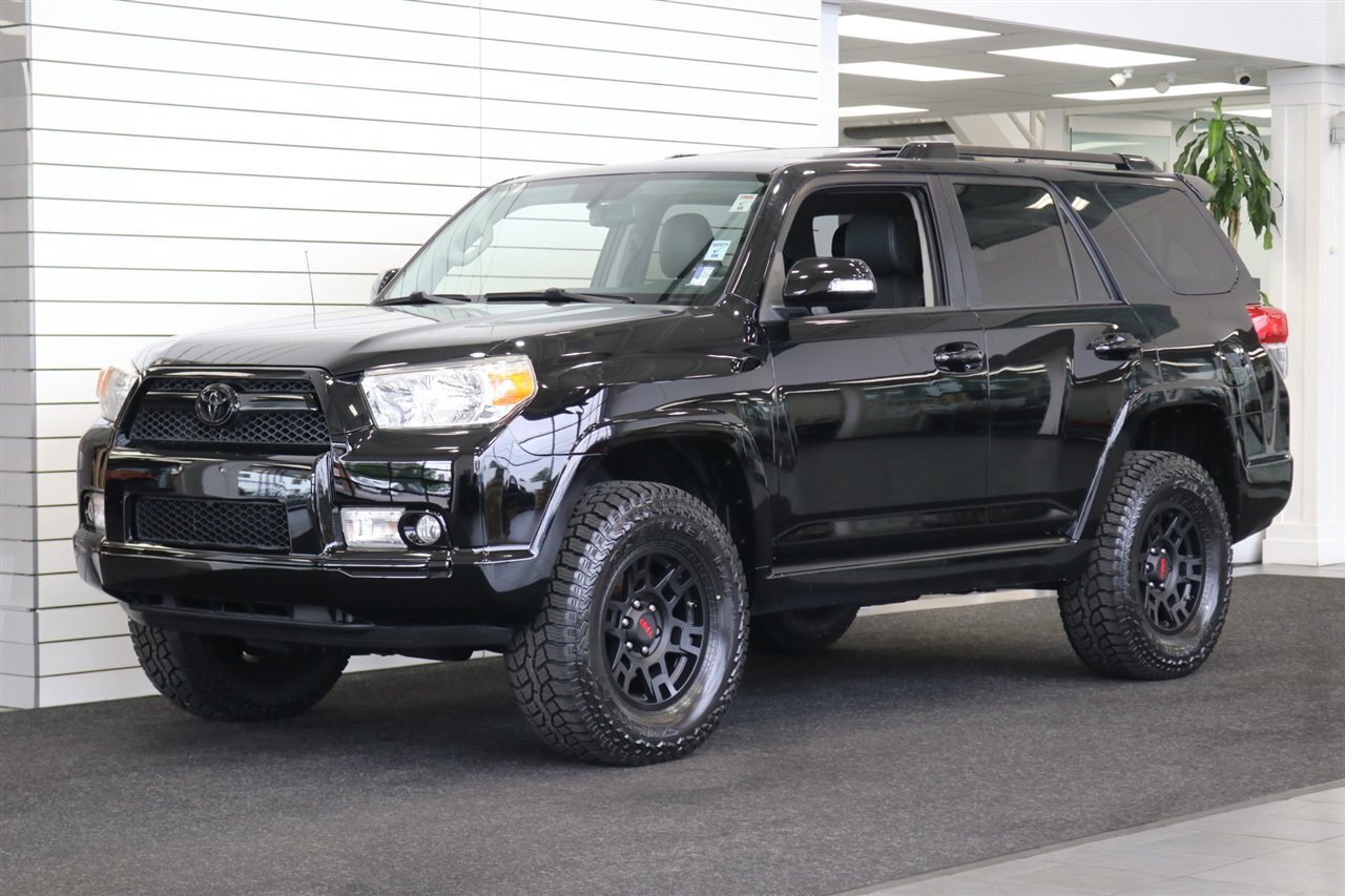 2012 Toyota 4Runner SR5  100% RUST FREE* FULL NEW OVERLAND BUILD* NEW BILSTEIN TOYTEC 2 "LEVEL KIT* NEW 33 " FALKEN A/T4s* NEW 17 "TRD PROs* 3RD ROW SEAT* FULL BLACK OUT PKG* FRESH SERVICE* ALL SERVICE RECORDS SINCE NEW - Photo 1 - Portland, OR 97230