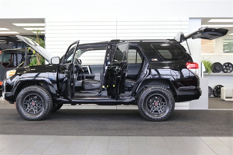 2012 Toyota 4Runner SR5  100% RUST FREE* FULL NEW OVERLAND BUILD* NEW BILSTEIN TOYTEC 2 "LEVEL KIT* NEW 33 " FALKEN A/T4s* NEW 17 "TRD PROs* 3RD ROW SEAT* FULL BLACK OUT PKG* FRESH SERVICE* ALL SERVICE RECORDS SINCE NEW - Photo 10 - Portland, OR 97230