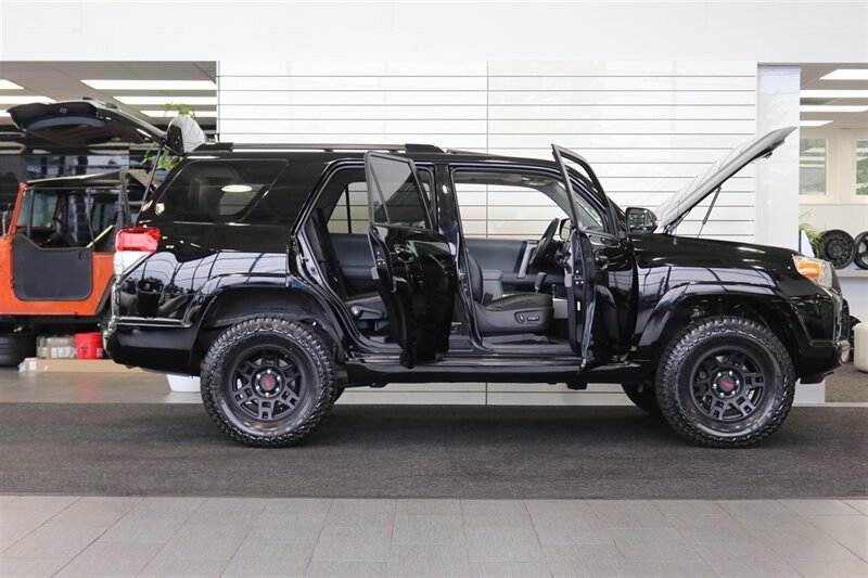 2012 Toyota 4Runner SR5  100% RUST FREE* FULL NEW OVERLAND BUILD* NEW BILSTEIN TOYTEC 2 "LEVEL KIT* NEW 33 " FALKEN A/T4s* NEW 17 "TRD PROs* 3RD ROW SEAT* FULL BLACK OUT PKG* FRESH SERVICE* ALL SERVICE RECORDS SINCE NEW - Photo 11 - Portland, OR 97230