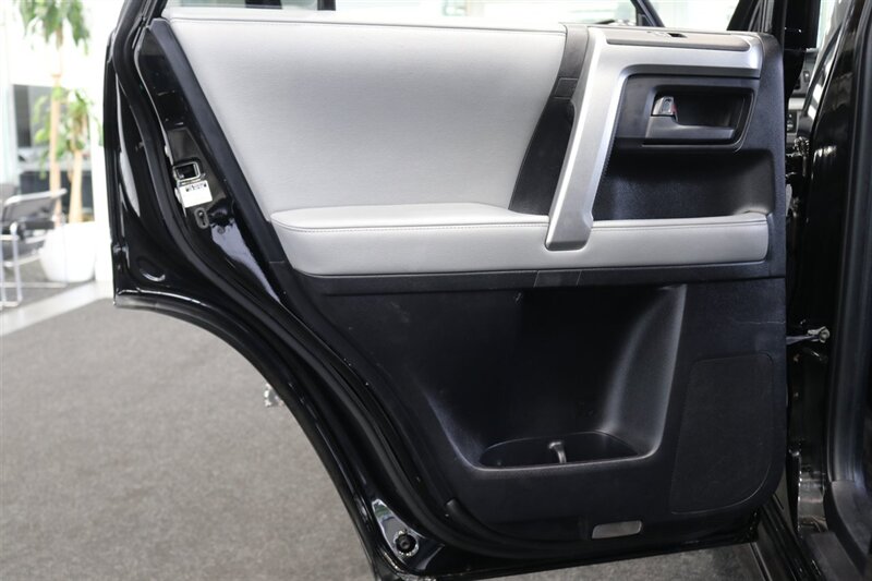 2012 Toyota 4Runner SR5  100% RUST FREE* FULL NEW OVERLAND BUILD* NEW BILSTEIN TOYTEC 2 "LEVEL KIT* NEW 33 " FALKEN A/T4s* NEW 17 "TRD PROs* 3RD ROW SEAT* FULL BLACK OUT PKG* FRESH SERVICE* ALL SERVICE RECORDS SINCE NEW - Photo 58 - Portland, OR 97230