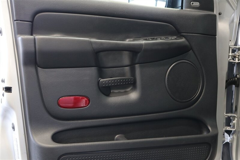 2004 Dodge Ram 2500 ST   - Photo 42 - Portland, OR 97230