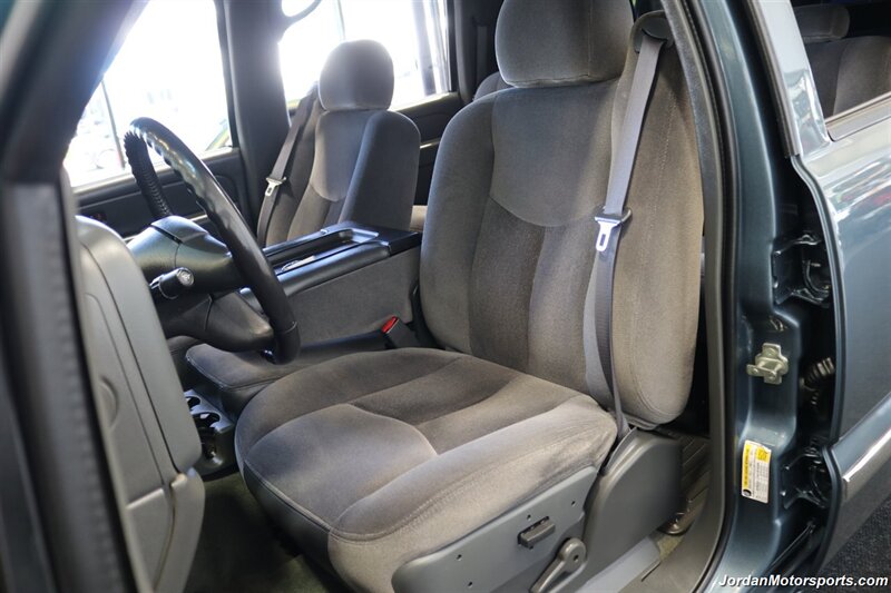 2006 GMC Sierra 2500  1-OWNER* VOTEC 8.1L WITH 6-SPEED ALLISON TRANSMISSION* CREW CAB LONG BED* NEVER HAD 5TH WHEEL OR GOOSENECK* 78K MILES ONLY* NEW BFGs* ALL BOOKS & KEYS* PAINT MATCHED CANOPY - Photo 16 - Portland, OR 97230