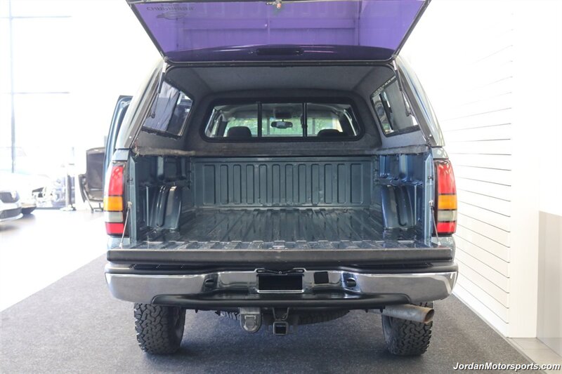 2006 GMC Sierra 2500  1-OWNER* VOTEC 8.1L WITH 6-SPEED ALLISON TRANSMISSION* CREW CAB LONG BED* NEVER HAD 5TH WHEEL OR GOOSENECK* 78K MILES ONLY* NEW BFGs* ALL BOOKS & KEYS* PAINT MATCHED CANOPY - Photo 15 - Portland, OR 97230