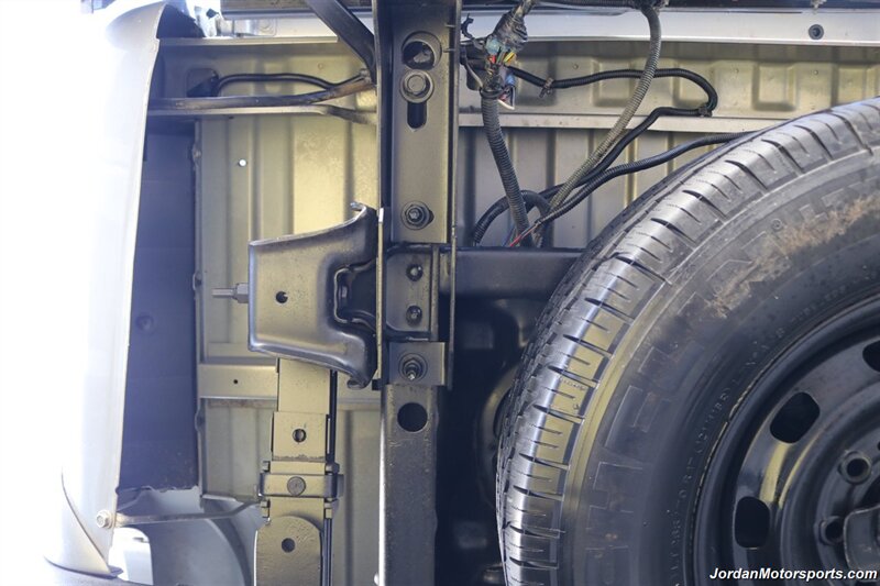 2003 Chevrolet Silverado 2500 LS  1-OWNER* NEW INJECTORS & VALVE COVER GASKETS 4K MLS AGO* 100% RUST FREE* NEVER HAD 5TH WHEEL OR GOOSENECK* NEW 33 "FALKEN A/T 4W 10-PLY TIRES* NEW 2.5 "LEVEL KIT * LONG BED - Photo 25 - Portland, OR 97230