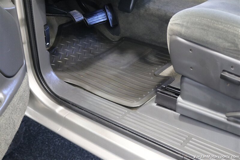 2003 Chevrolet Silverado 2500 LS  1-OWNER* NEW INJECTORS & VALVE COVER GASKETS 4K MLS AGO* 100% RUST FREE* NEVER HAD 5TH WHEEL OR GOOSENECK* NEW 33 "FALKEN A/T 4W 10-PLY TIRES* NEW 2.5 "LEVEL KIT * LONG BED - Photo 90 - Portland, OR 97230