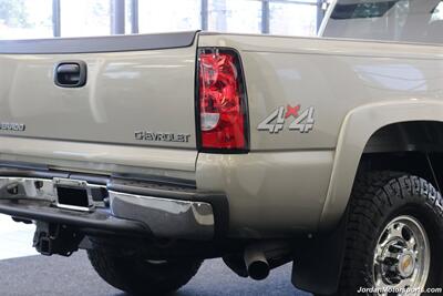 2003 Chevrolet Silverado 2500 LS  1-OWNER* NEW INJECTORS & VALVE COVER GASKETS 4K MLS AGO* 100% RUST FREE* NEVER HAD 5TH WHEEL OR GOOSENECK* NEW 33 "FALKEN A/T 4W 10-PLY TIRES* NEW 2.5 "LEVEL KIT * LONG BED - Photo 62 - Portland, OR 97230