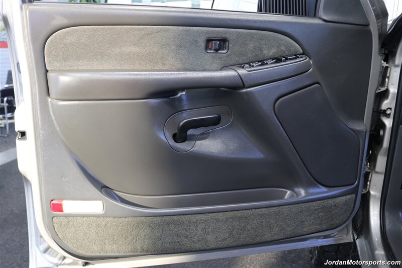 2003 Chevrolet Silverado 2500 LS  1-OWNER* NEW INJECTORS & VALVE COVER GASKETS 4K MLS AGO* 100% RUST FREE* NEVER HAD 5TH WHEEL OR GOOSENECK* NEW 33 "FALKEN A/T 4W 10-PLY TIRES* NEW 2.5 "LEVEL KIT * LONG BED - Photo 66 - Portland, OR 97230