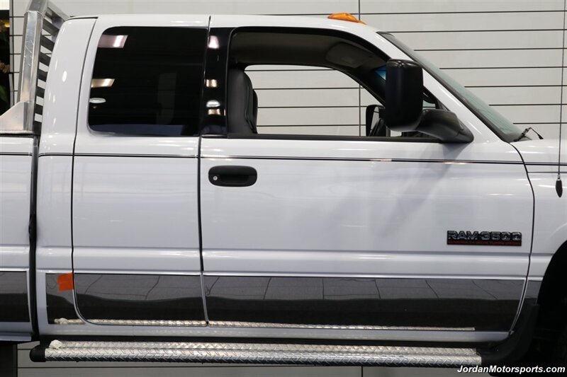 2001 Dodge Ram 3500 ST  1-OWNER* 5.9L HIGH OUTPUT* 6-SPEED MANUAL* NEVER HAD 5TH WHEEL OR GOOSENECK* NEW BF GOODRICH KO3 10-PLY TIRES* FULL FRESH SERVICE* PERFECT DASH - Photo 53 - Portland, OR 97230