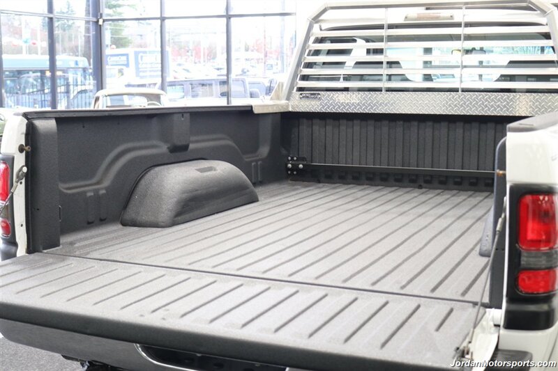 2001 Dodge Ram 3500 ST  1-OWNER* 5.9L HIGH OUTPUT* 6-SPEED MANUAL* NEVER HAD 5TH WHEEL OR GOOSENECK* NEW BF GOODRICH KO3 10-PLY TIRES* FULL FRESH SERVICE* PERFECT DASH - Photo 43 - Portland, OR 97230