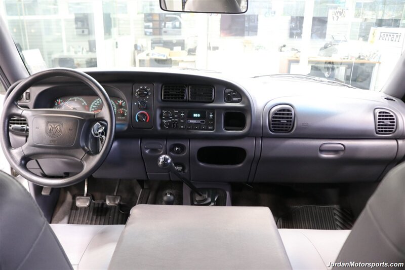 2001 Dodge Ram 3500 ST  1-OWNER* 5.9L HIGH OUTPUT* 6-SPEED MANUAL* NEVER HAD 5TH WHEEL OR GOOSENECK* NEW BF GOODRICH KO3 10-PLY TIRES* FULL FRESH SERVICE* PERFECT DASH - Photo 19 - Portland, OR 97230