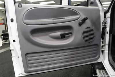 2001 Dodge Ram 3500 ST  1-OWNER* 5.9L HIGH OUTPUT* 6-SPEED MANUAL* NEVER HAD 5TH WHEEL OR GOOSENECK* NEW BF GOODRICH KO3 10-PLY TIRES* FULL FRESH SERVICE* PERFECT DASH - Photo 64 - Portland, OR 97230