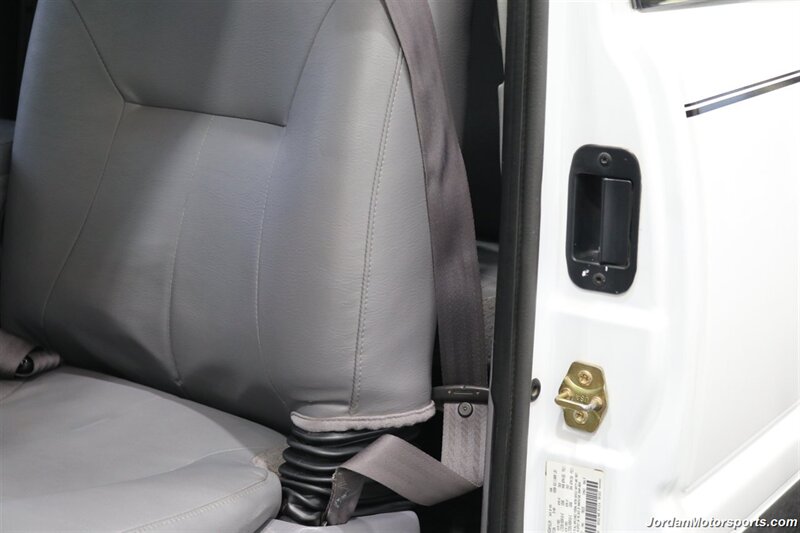 2001 Dodge Ram 3500 ST  1-OWNER* 5.9L HIGH OUTPUT* 6-SPEED MANUAL* NEVER HAD 5TH WHEEL OR GOOSENECK* NEW BF GOODRICH KO3 10-PLY TIRES* FULL FRESH SERVICE* PERFECT DASH - Photo 74 - Portland, OR 97230