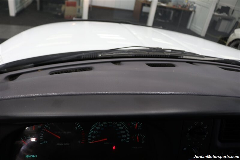 2001 Dodge Ram 3500 ST  1-OWNER* 5.9L HIGH OUTPUT* 6-SPEED MANUAL* NEVER HAD 5TH WHEEL OR GOOSENECK* NEW BF GOODRICH KO3 10-PLY TIRES* FULL FRESH SERVICE* PERFECT DASH - Photo 80 - Portland, OR 97230