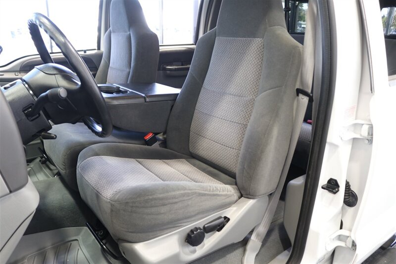 2002 Ford F-350 XLT  1-OWNER* 100% RUST FREE* 55K MLS ONLY* DEALER SERVICED SINCE NEW* NEW 35 " BFG KO3s W/ 3 " LEVEL LIFT & NEW BILSTEIN 5100s & DUAL BILSTEIN STEERING STABILIZERS*LINEX BED LINER*ALL BOOKS/MANUALS/KEYS - Photo 16 - Portland, OR 97230