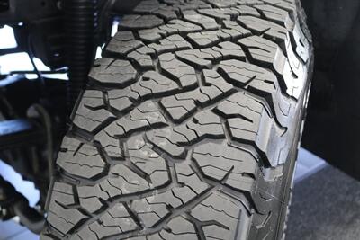 2002 Ford F-350 XLT  1-OWNER* 100% RUST FREE* 55K MLS ONLY* DEALER SERVICED SINCE NEW* NEW 35 " BFG KO3s W/ 3 " LEVEL LIFT & NEW BILSTEIN 5100s & DUAL BILSTEIN STEERING STABILIZERS*LINEX BED LINER*ALL BOOKS/MANUALS/KEYS - Photo 63 - Portland, OR 97230