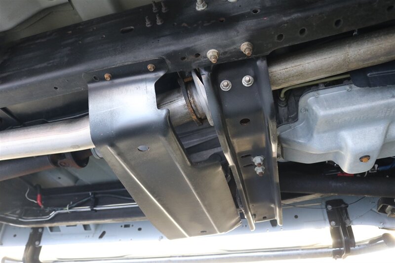 2002 Ford F-350 XLT  1-OWNER* 100% RUST FREE* 55K MLS ONLY* DEALER SERVICED SINCE NEW* NEW 35 " BFG KO3s W/ 3 " LEVEL LIFT & NEW BILSTEIN 5100s & DUAL BILSTEIN STEERING STABILIZERS*LINEX BED LINER*ALL BOOKS/MANUALS/KEYS - Photo 32 - Portland, OR 97230