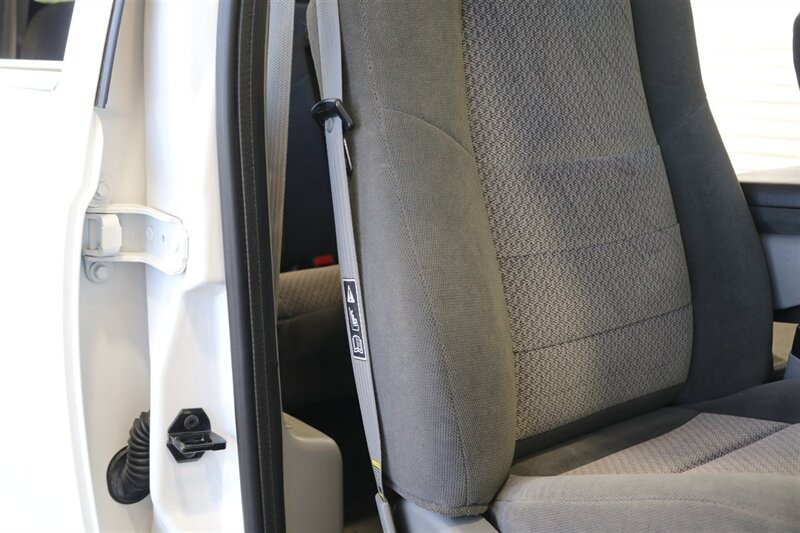 2002 Ford F-350 XLT  1-OWNER* 100% RUST FREE* 55K MLS ONLY* DEALER SERVICED SINCE NEW* NEW 35 " BFG KO3s W/ 3 " LEVEL LIFT & NEW BILSTEIN 5100s & DUAL BILSTEIN STEERING STABILIZERS*LINEX BED LINER*ALL BOOKS/MANUALS/KEYS - Photo 71 - Portland, OR 97230