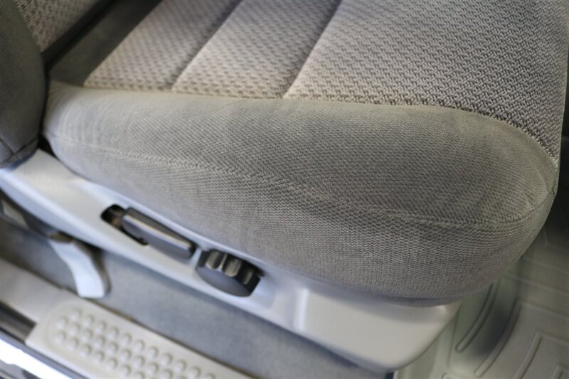 2002 Ford F-350 XLT  1-OWNER* 100% RUST FREE* 55K MLS ONLY* DEALER SERVICED SINCE NEW* NEW 35 " BFG KO3s W/ 3 " LEVEL LIFT & NEW BILSTEIN 5100s & DUAL BILSTEIN STEERING STABILIZERS*LINEX BED LINER*ALL BOOKS/MANUALS/KEYS - Photo 73 - Portland, OR 97230