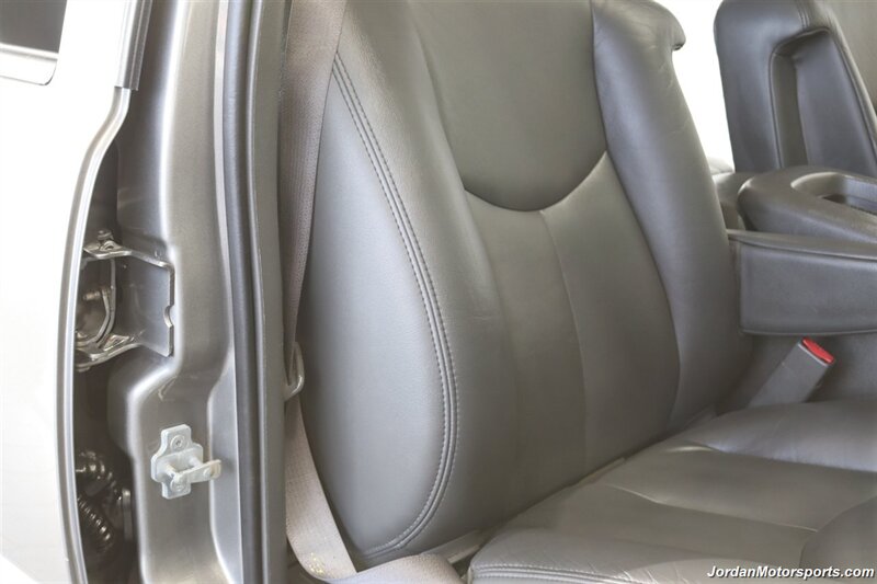 2007 Chevrolet Silverado 3500 Classic LT3 100% RUST FREE* NEVER HAD 5TH WHEEL OR GOOSNECK* NEW 2.5 " LEVEL KIT W/ BILSTEIN 5100 SHOCKS* NEW 33 " BFG KO3 10-PLY TIRES* MOON ROOF* MATCHING CANOPY* NEW BATTERIES - Photo 65 - Portland, OR 97230