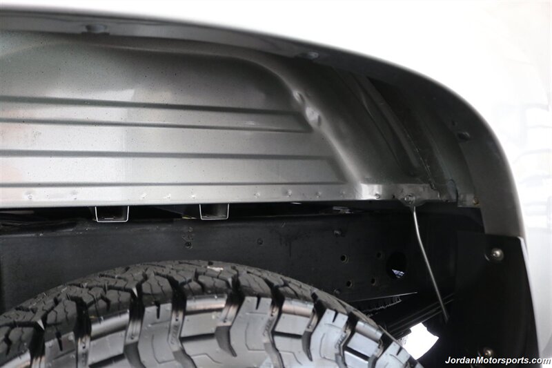 2007 Chevrolet Silverado 3500 Classic LT3 100% RUST FREE* NEVER HAD 5TH WHEEL OR GOOSNECK* NEW 2.5 " LEVEL KIT W/ BILSTEIN 5100 SHOCKS* NEW 33 " BFG KO3 10-PLY TIRES* MOON ROOF* MATCHING CANOPY* NEW BATTERIES - Photo 31 - Portland, OR 97230