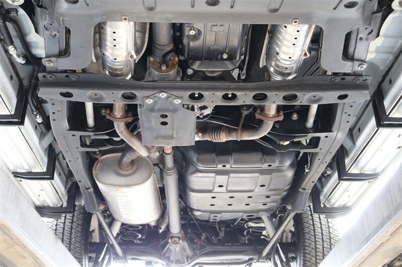 2004 Toyota Land Cruiser 1-OWNER* 100% RUST FREE* NEW OLD MAN EMU LIFT W/ FOX SHOCKS* ARB BUMPER PAINT MATCHED* NEW TIMING BELT-WATER PUMP-TUNE UP-BRAKES-ROTORS-EVERY FLUID* ALL RECORDS SINCE NEW* - Photo 22 - Portland, OR 97230
