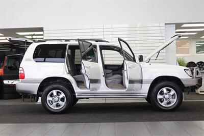 2004 Toyota Land Cruiser 1-OWNER* 100% RUST FREE* NEW OLD MAN EMU LIFT W/ FOX SHOCKS* ARB BUMPER PAINT MATCHED* NEW TIMING BELT-WATER PUMP-TUNE UP-BRAKES-ROTORS-EVERY FLUID* ALL RECORDS SINCE NEW* - Photo 11 - Portland, OR 97230