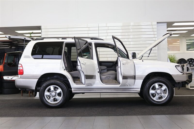 2004 Toyota Land Cruiser 1-OWNER* 100% RUST FREE* NEW OLD MAN EMU LIFT W/ FOX SHOCKS* ARB BUMPER PAINT MATCHED* NEW TIMING BELT-WATER PUMP-TUNE UP-BRAKES-ROTORS-EVERY FLUID* ALL RECORDS SINCE NEW* - Photo 11 - Portland, OR 97230