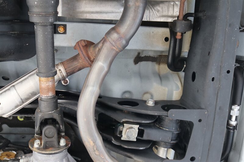 2004 Toyota Land Cruiser 1-OWNER* 100% RUST FREE* NEW OLD MAN EMU LIFT W/ FOX SHOCKS* ARB BUMPER PAINT MATCHED* NEW TIMING BELT-WATER PUMP-TUNE UP-BRAKES-ROTORS-EVERY FLUID* ALL RECORDS SINCE NEW* - Photo 32 - Portland, OR 97230