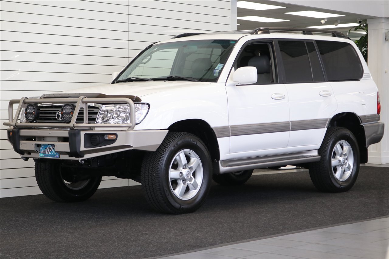 2004 Toyota Land Cruiser  1-OWNER* 100% RUST FREE* NEW OLD MAN EMU LIFT W/ FOX SHOCKS* ARB BUMPER PAINT MATCHED* NEW TIMING BELT-WATER PUMP-TUNE UP-BRAKES-ROTORS-EVERY FLUID* ALL RECORDS SINCE NEW* - Photo 1 - Portland, OR 97230