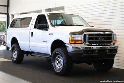 2001 Ford F-250 XLT  1-OWNER* RUST FREE* 8K ORIGINAL MILES* 6-SPEED MANUAL HD* NEW 2.5 " BILSTEIN LEVEL KIT W/NEW 35 " BFG KO2 10-PLY TIRES* ALL ORIGINAL BOOKS & MANUALS & 2KEYS &FOBS* COLLECTOR QUALITY - Photo 2 - Portland, OR 97230