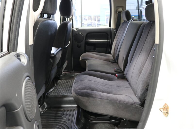 2005 Dodge Ram 2500 SLT  5.9L HO W/ 6-SPEED MANUAL* NEW 3 " LEVEL KIT W/ BILSTEIN 5100 SHOCKS* NEW BLUE TOP STEERING BOX W/ BALL JOINTS* NEW BFG KO3 10-PLYS* SPRAY IN BED LINER* NEVER HAS 5TH WHEEL OR GOOSENECK - Photo 18 - Portland, OR 97230