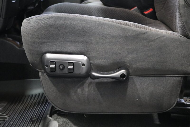 2005 Dodge Ram 2500 SLT  5.9L HO W/ 6-SPEED MANUAL* NEW 3 " LEVEL KIT W/ BILSTEIN 5100 SHOCKS* NEW BLUE TOP STEERING BOX W/ BALL JOINTS* NEW BFG KO3 10-PLYS* SPRAY IN BED LINER* NEVER HAS 5TH WHEEL OR GOOSENECK - Photo 70 - Portland, OR 97230