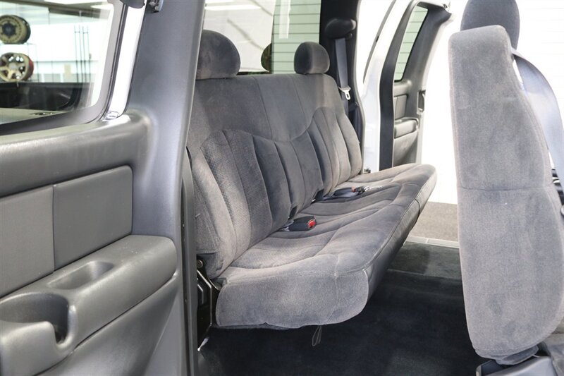 2002 Chevrolet Silverado 2500 LS   - Photo 54 - Portland, OR 97230