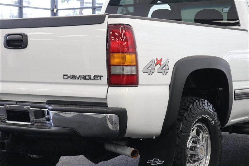 2002 Chevrolet Silverado 2500 LS   - Photo 5 - Portland, OR 97230