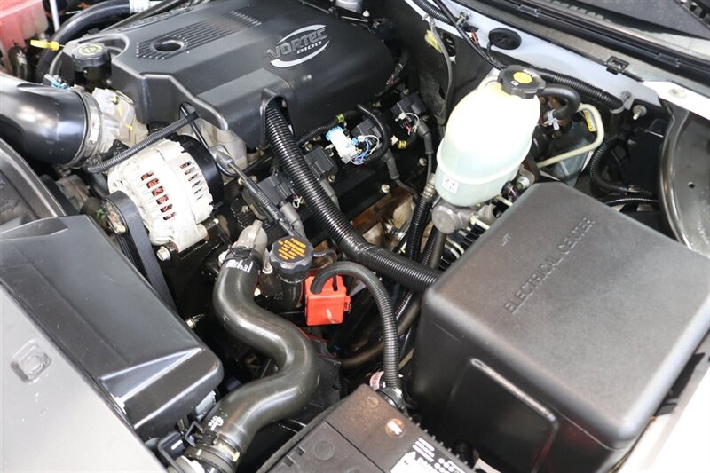 2002 Chevrolet Silverado 2500 LS   - Photo 24 - Portland, OR 97230